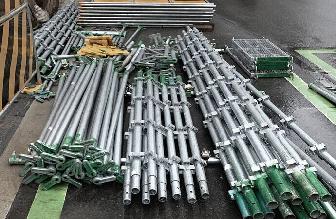 足場解体・清掃の写真