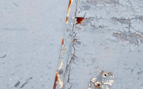 ベランダの防水膜の剥がれ写真